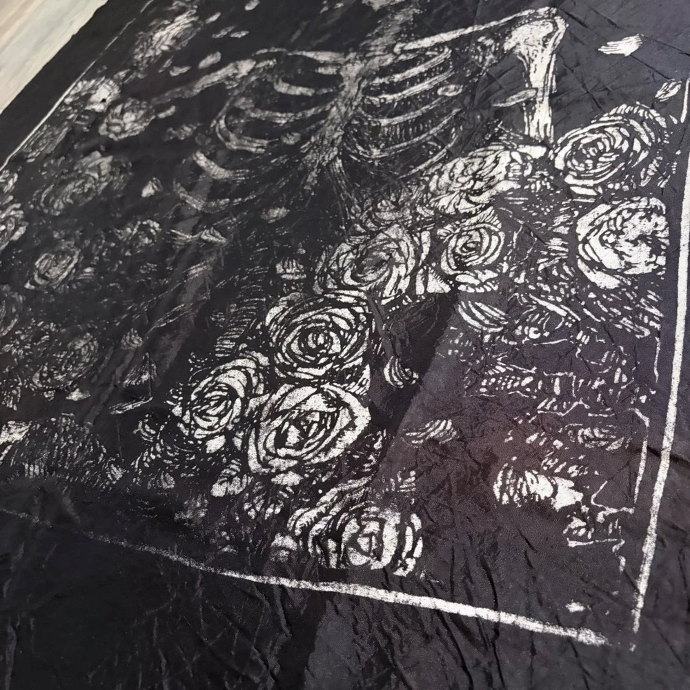 Vintage Grateful Dead Bertha Skeleton Roses Tapestry Flag Black Distressed 42x38